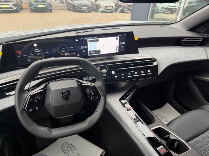 Peugeot 3008, Peugeot 3008 ALLURE Hybrid 145 e-DCS6, barva bílá