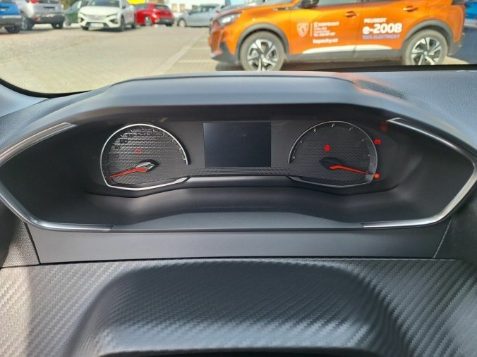 Peugeot 208, Peugeot 208 Style PureTech 100k MAN5, barva žlutá