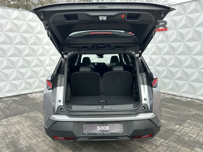 Peugeot 5008, Peugeot 5008 GT Hybrid 136 e-DCS6, barva šedá