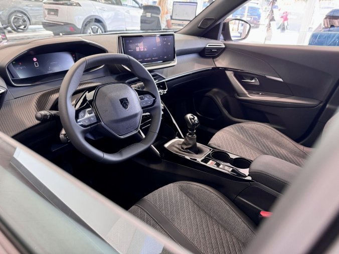 Peugeot 2008, Peugeot 2008 ALLURE Turbo 100 koní, barva šedá