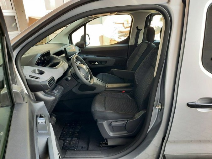 Peugeot Rifter, Peugeot Rifter LONG ALLURE 1,5 BHDi 130k EAT8, barva šedá