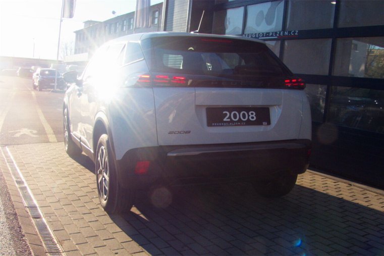 Peugeot 2008, Peugeot 2008 Active PureTech 100 MAN6, barva bílá