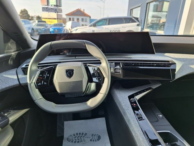 Peugeot 3008, Peugeot 3008 ALLURE Hybrid 136 e-DCS6, barva modrá