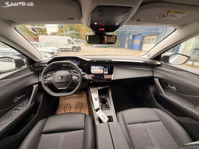 Peugeot 408, Peugeot 408 ALLURE Hybrid 145 e-DCS6, barva bílá