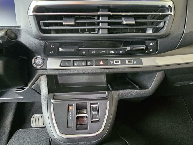 Peugeot Traveller, Peugeot Traveller Allure St. 2.0 BHDi 180k EAT8, barva šedá
