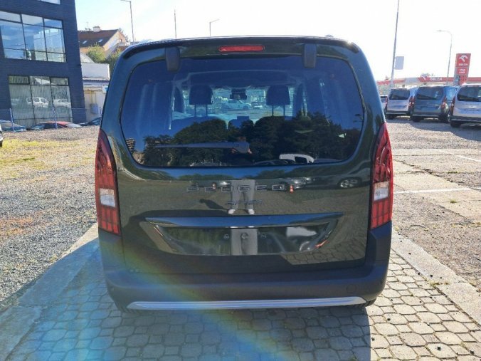 Peugeot Rifter, Peugeot Rifter GT BlueHDi 130 S&S EAT8, barva zelená