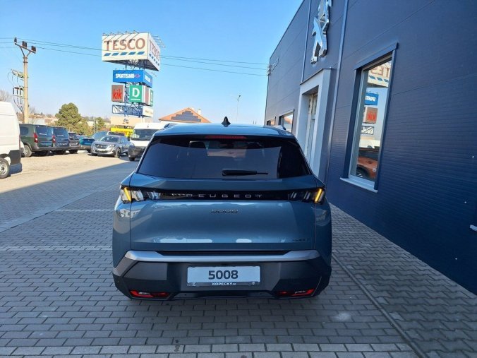 Peugeot 5008, Peugeot 5008 ALLURE Hybrid 136 e-DCS6, barva modrá