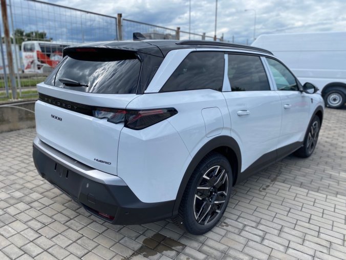 Peugeot 5008, Peugeot 5008 GT Hybrid 145 e-DCS6 - CELOROČNÍ PNEU - 2461, barva modrá