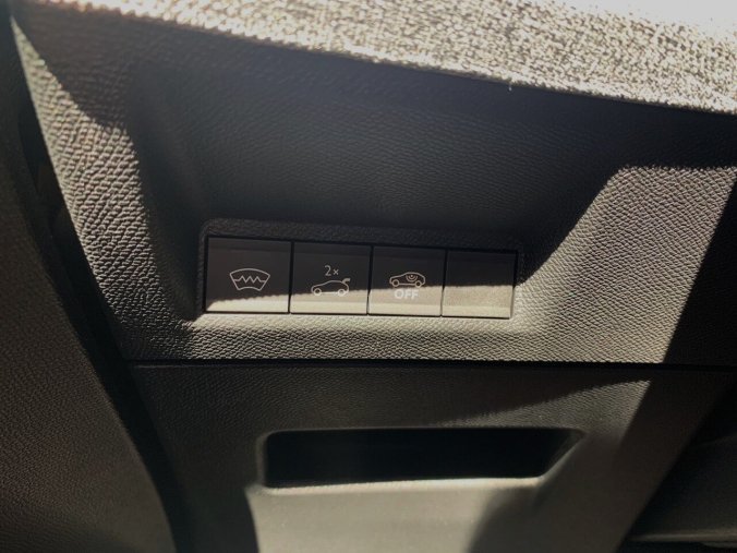 Peugeot 5008, Peugeot 5008 GT Hybrid 145 e-DCS6, barva šedá