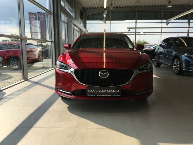 Mazda 6, 2.5i, barva červená