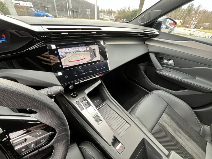 Peugeot 308, Peugeot 308 SW GT Elektromotor 115 kW / 156 k (Baterie 58 kWh), barva šedá
