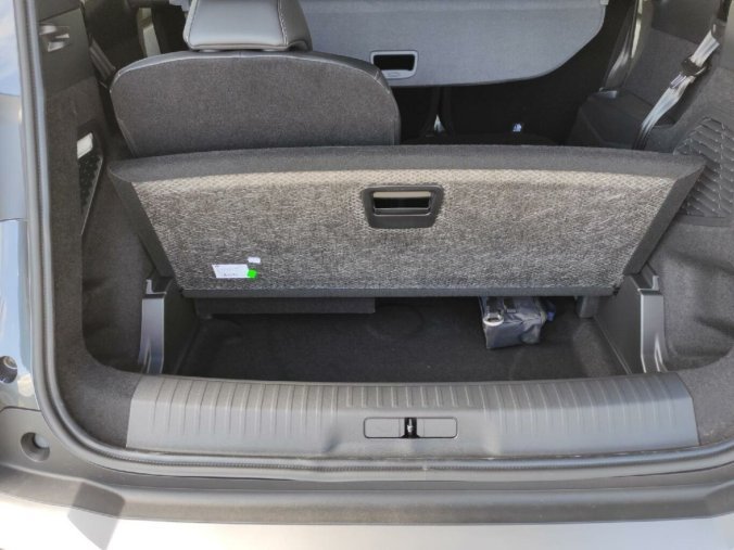 Peugeot 5008, Peugeot 5008 ALLURE Hybrid 145 e-AUT6 NAVI, barva šedá