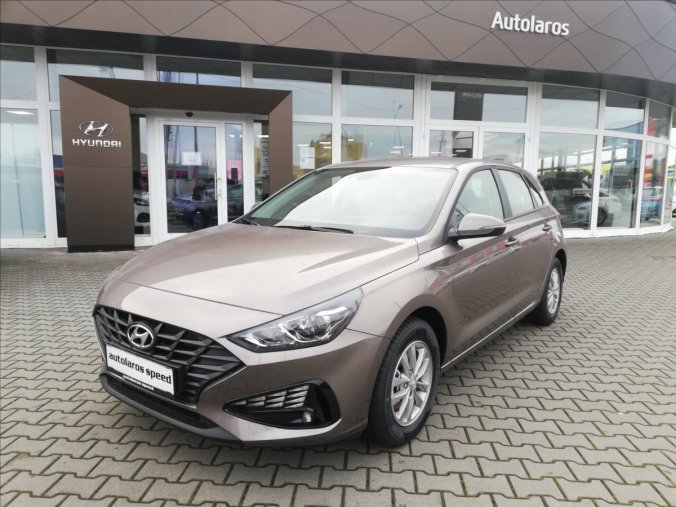 Hyundai i30, 1,5i CVVT 81 kW (95 NAT) 6 st. man, barva bronzová