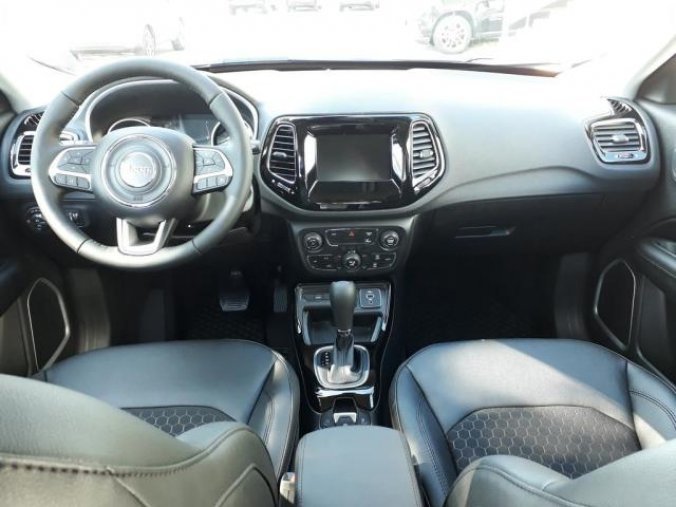 Jeep Compass, 1.3 150 PS NIGHT EAGLE automat, barva šedá
