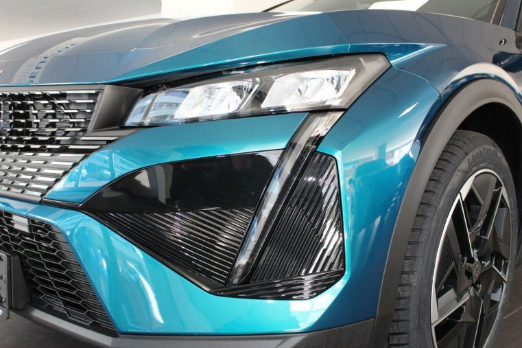 Peugeot 408, Peugeot 408 ALLURE Plug-in HYBRID 225 EAT, barva modrá