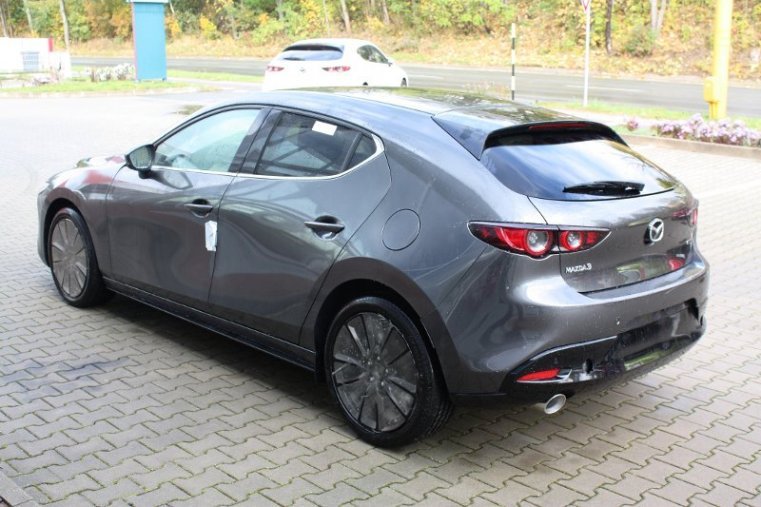 Mazda 3, SKYACTIV-G, barva šedá