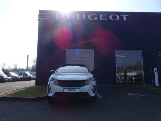 Peugeot 5008, GT Hybrid 136 e-DCS6, barva bílá