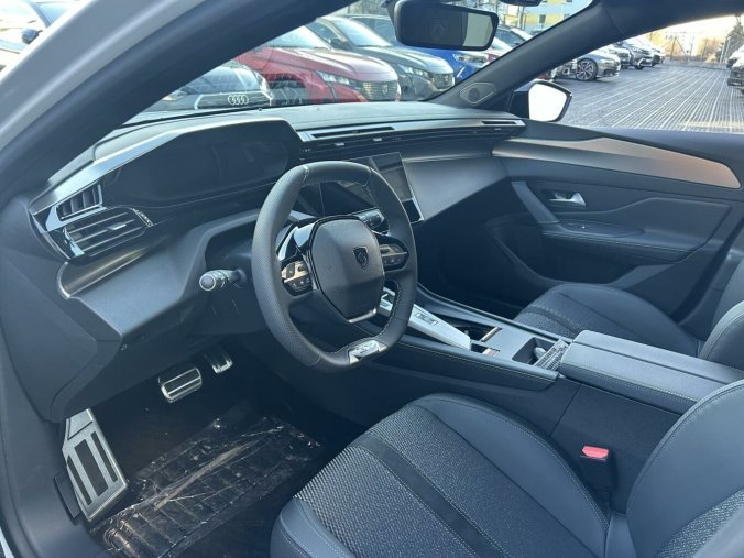Peugeot 308, Peugeot 308 SW GT Hybrid 145 e-DCS6, barva bílá
