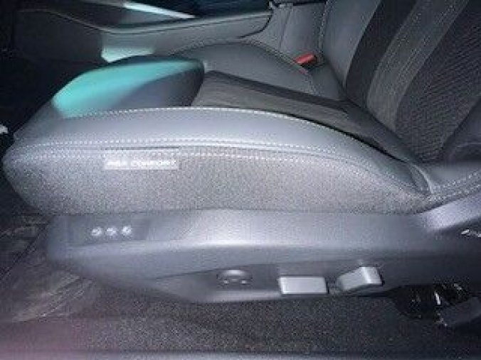 Peugeot 308, Peugeot 308 SW GT BlueHDi 130 EAT8, barva šedá