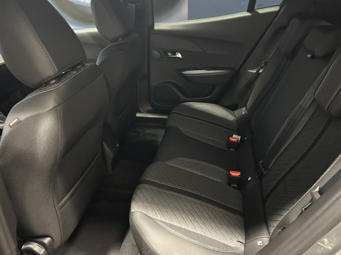 Peugeot 2008, Peugeot 2008 ALLURE PureTech 100 S&S MAN6, celoroční PNEU, kamery, barva šedá