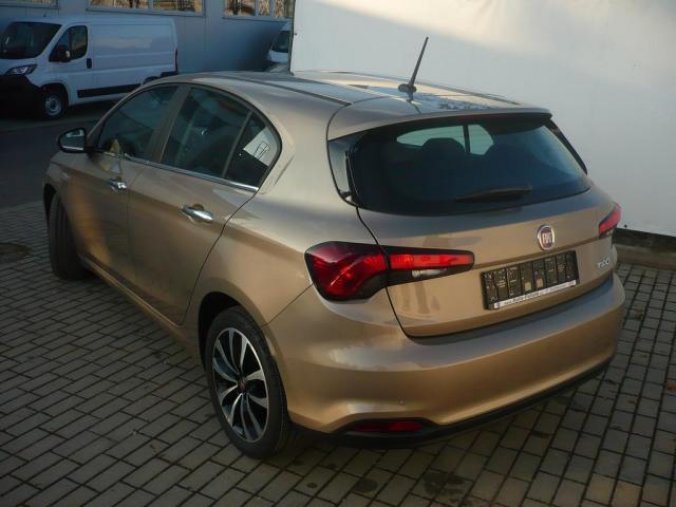 Fiat Tipo, HB 1.4 95k Lounge, barva hnědá