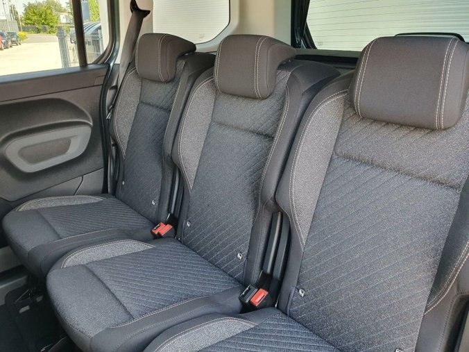 Peugeot Rifter, Peugeot Rifter ALLURE BlueHDi 100 S&S MAN6, barva modrá