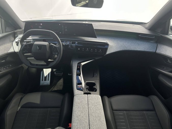 Peugeot 5008, Peugeot 5008 GT e-DCS6 Hybrid, barva modrá
