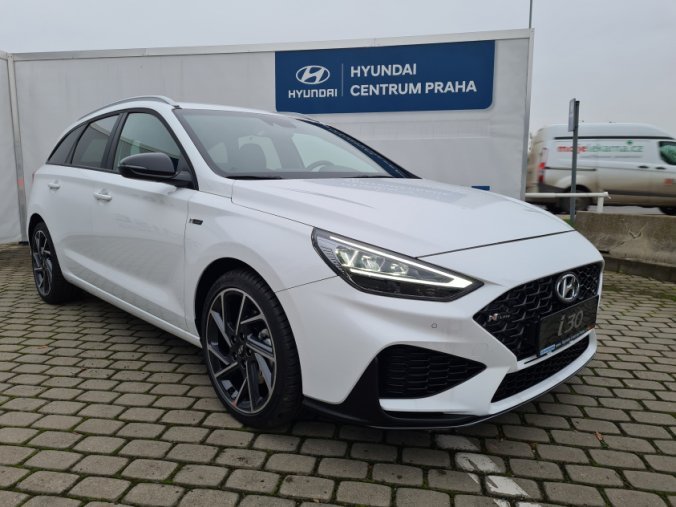 Hyundai i30, 1,5 T-GDI 117 kW iMT MHEV, barva bílá