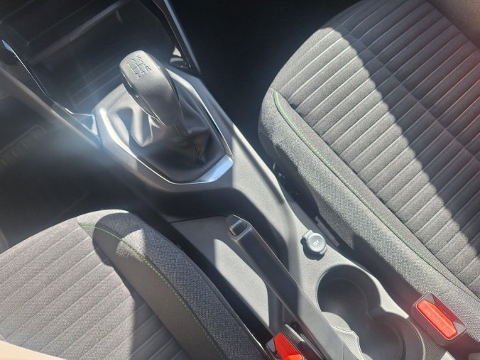 Peugeot 208, Peugeot 208 STYLE 1.2 PT 100k MAN6, barva šedá