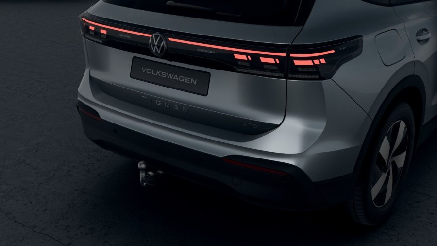 Volkswagen Tiguan, Tiguan People 1,5 eTSI 110 kW mHEV, barva stříbrná