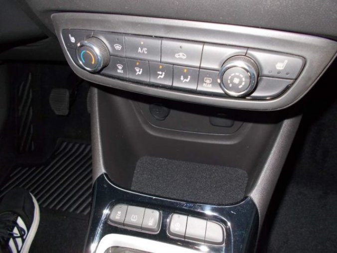 Opel Crossland X, Edition F 12 XHL (81kW / 110HP, barva červená