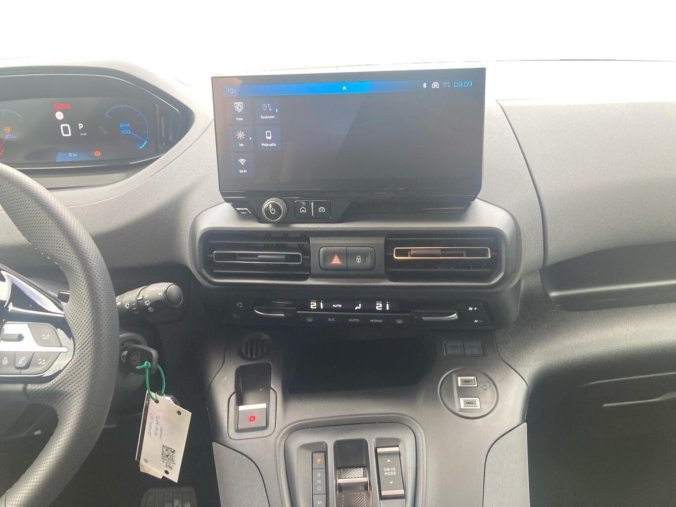 Peugeot Rifter, Peugeot Rifter GT BlueHDi 130 S&S EAT8, barva modrá