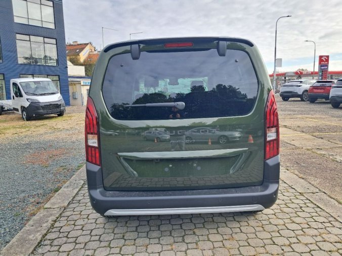 Peugeot Rifter, Peugeot Rifter LONG GT BlueHDi 130 S&S EA, barva zelená