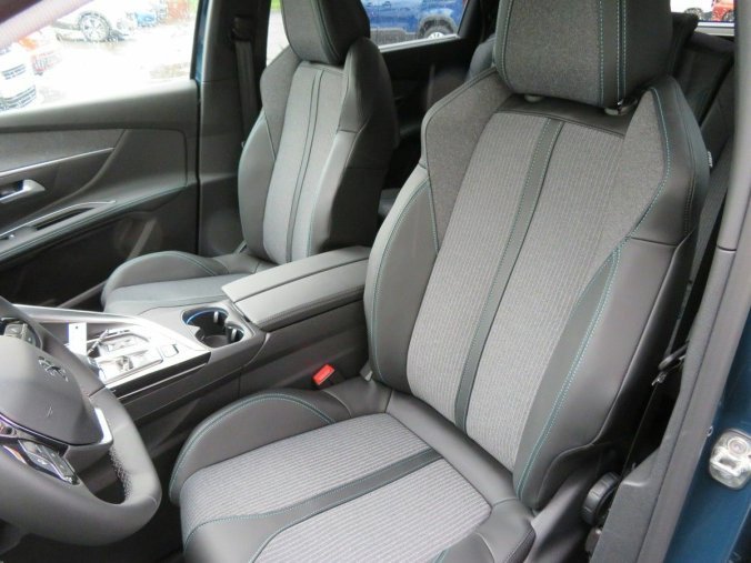 Peugeot 5008, Peugeot 5008 ALLURE PACK 1.5 BHDi 130k EAT8, barva modrá