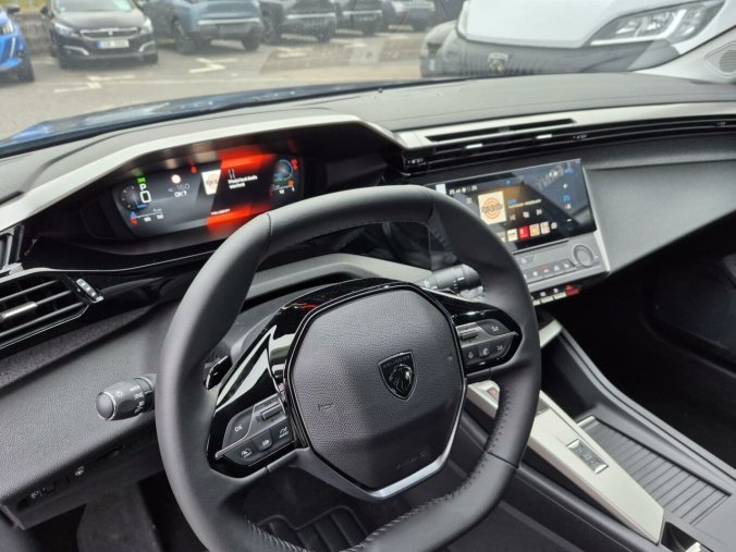 Peugeot 408, Peugeot 408 ALLURE Hybrid 136 e-DCS6, barva modrá
