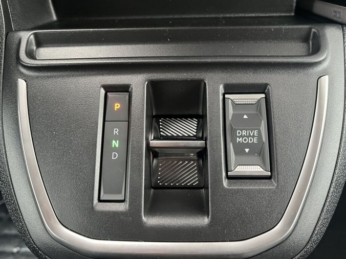 Peugeot Traveller, Peugeot Traveller Allure Standard 2.0 BlueHDi 180 S&S EAT8, barva zelená