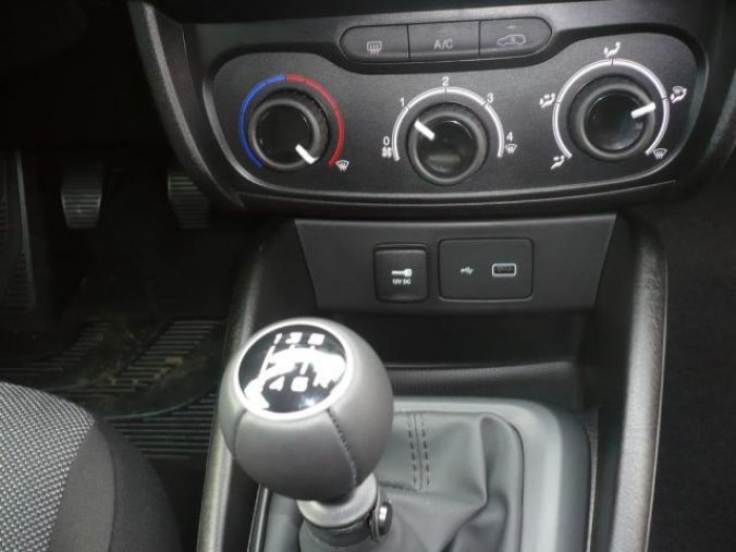Fiat Tipo, HB 1.4 95k Street, barva modrá