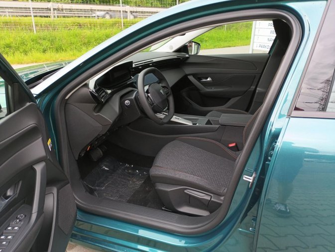 Peugeot 308, Peugeot 308 SW STYLE Hybrid 145 e-DCS6, barva modrá