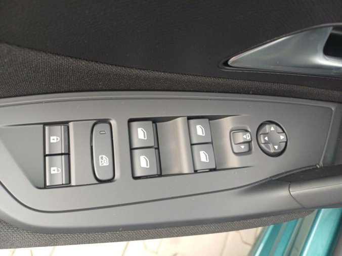 Peugeot 308, Peugeot 308 SW STYLE Hybrid 145 e-DCS6, barva modrá