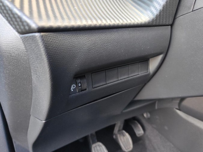 Peugeot 2008, Peugeot 2008 ALLURE 1.2 100k MAN6 2x kamera, barva modrá