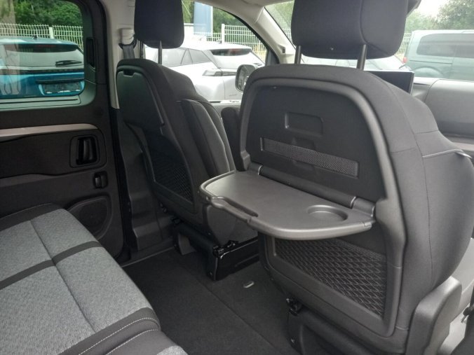 Peugeot Traveller, Peugeot Traveller Active L3 2.2 BlueHDi 150 man, barva šedá