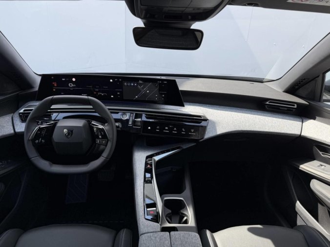 Peugeot 5008, Peugeot 5008 ALLURE Hybrid e-DCS6 1,2, barva šedá