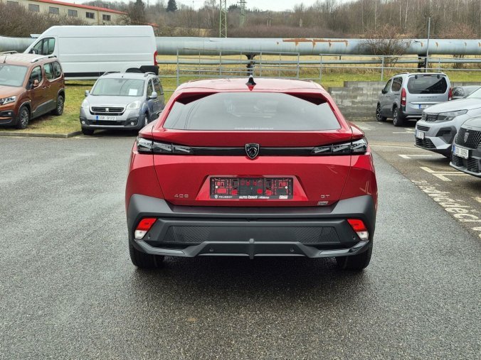 Peugeot 408, Peugeot 408 GT Hybrid 145 e-DCS6, barva červená