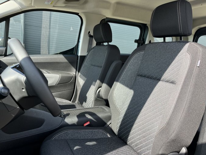 Peugeot Rifter, Peugeot Rifter  LONG ALLURE BlueHDi 100 S&S MAN6 s homologací N1, barva bílá