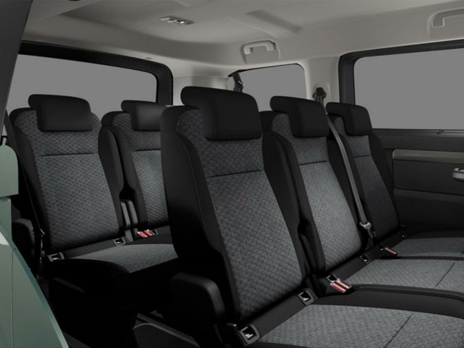 Peugeot Traveller, Peugeot Traveller Active stand. 2.0 BlueHDi 180, barva zelená