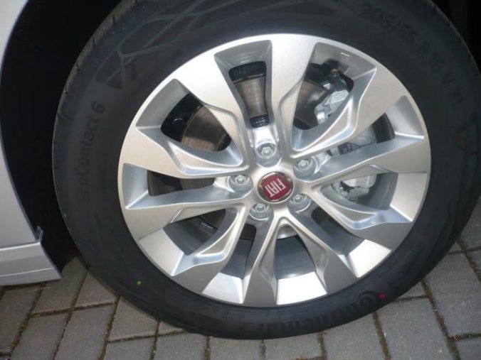 Fiat Tipo, HB 1.4 16v ITALIA Extra, barva stříbrná