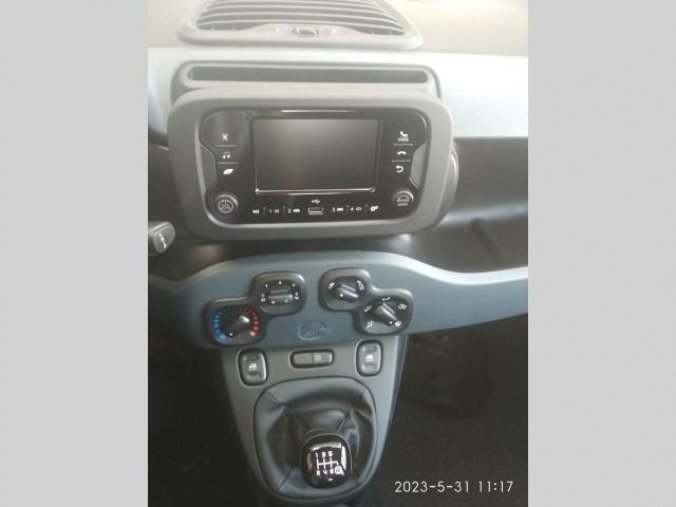 Fiat Panda, 1.0 70k COLD Italia, barva červená