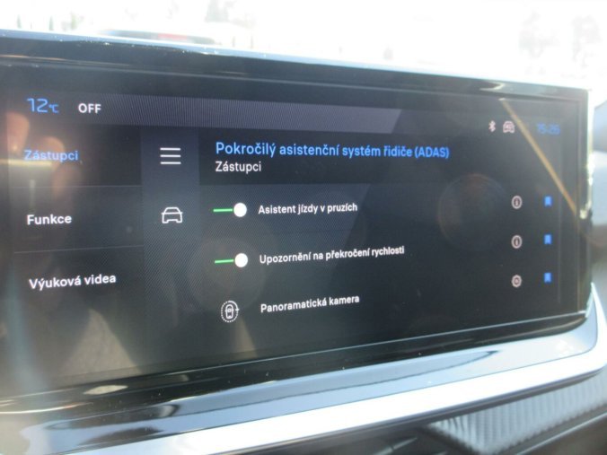 Peugeot 2008, Peugeot 2008 ALLURE Hybrid 145 e-DCS6, barva šedá