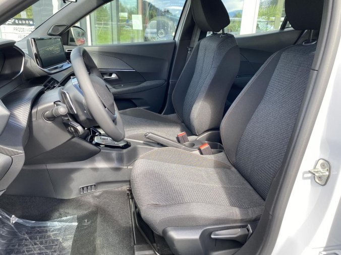 Peugeot 2008, Peugeot 2008 STYLE Hybrid 145 e-DCS6, barva bílá