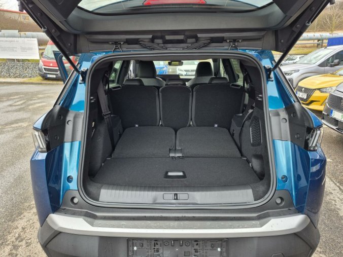 Peugeot 5008, Peugeot 5008 ALLURE Hybrid 145 e-DCS6, barva modrá